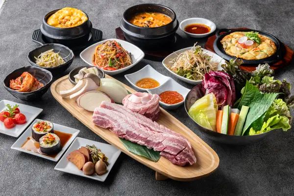 「韓国食堂 KOMA」の料理例